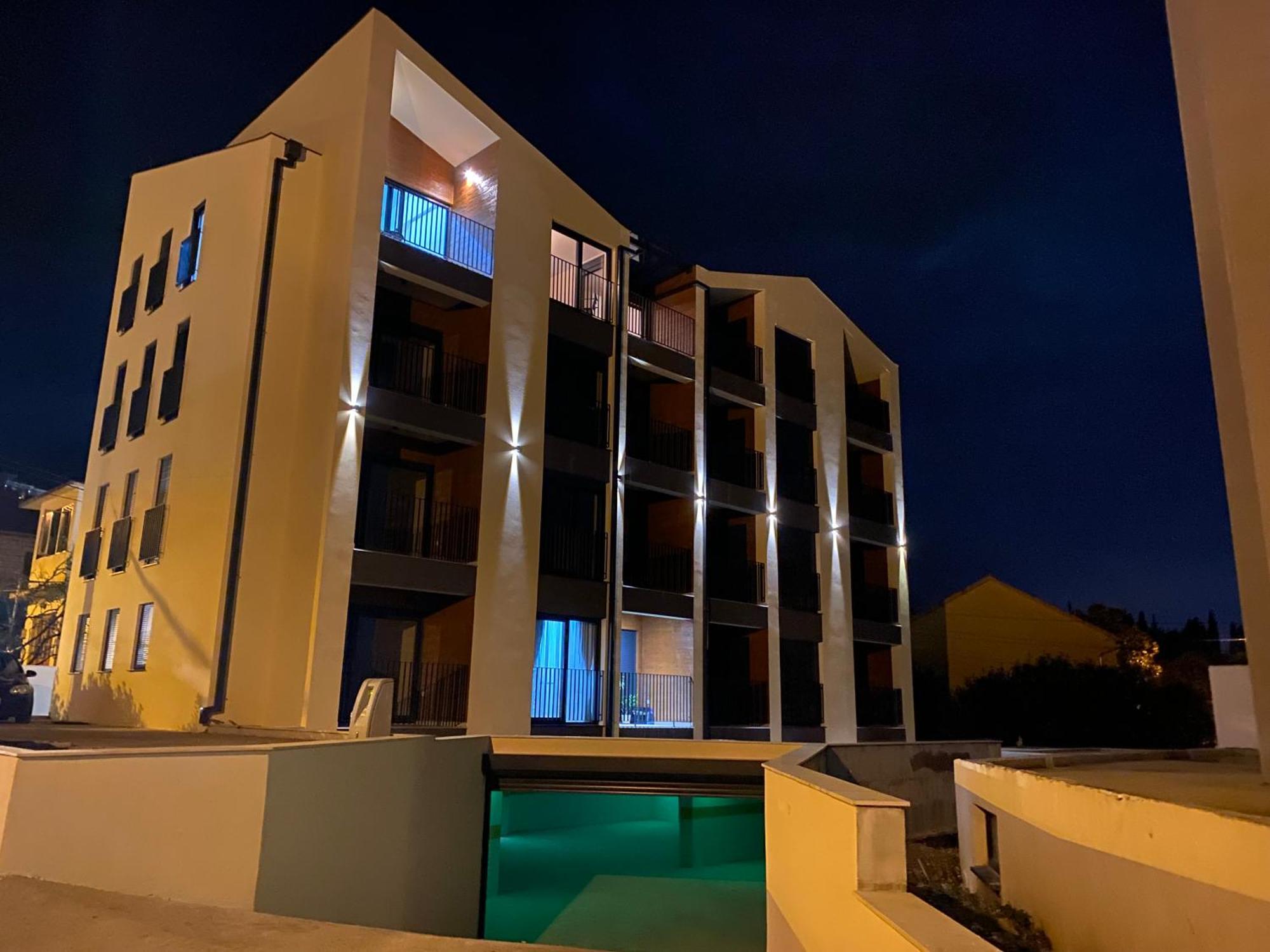 Fides Stylish Apartments Tivat With Pool מראה חיצוני תמונה